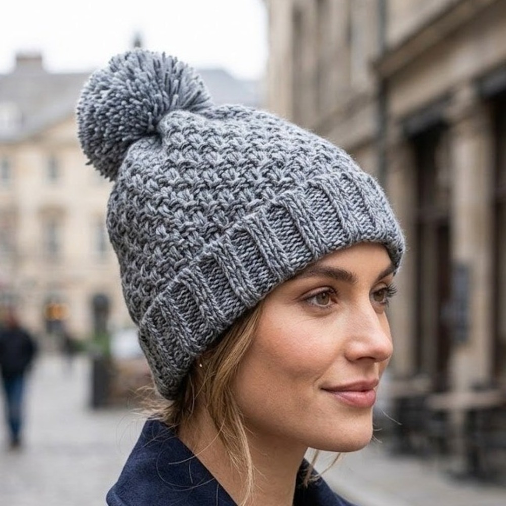 Forever 21 Gray Beanie Hat Womens OS Pom Pom Chunky Sweater Knit Cap Winter Cold